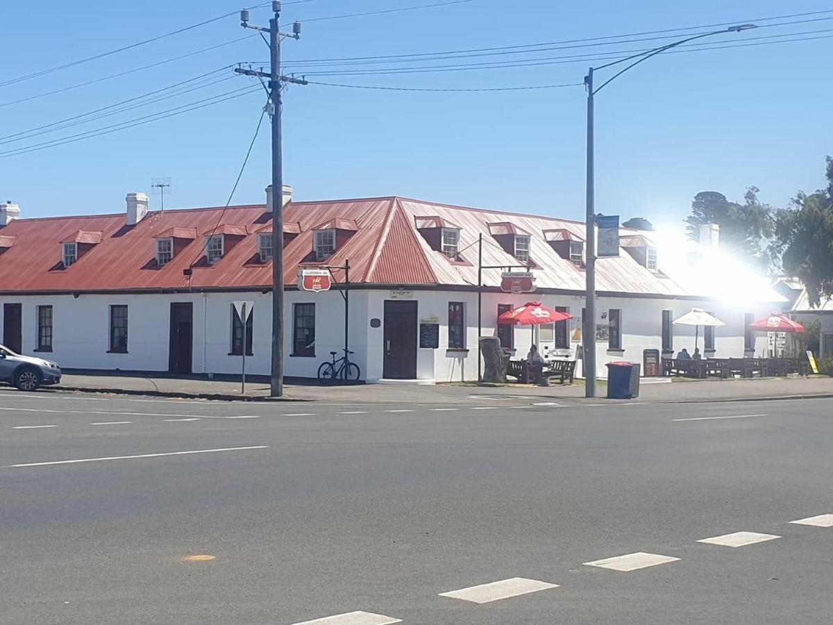 The Caledonian Inn Port Fairy Eksteriør bilde